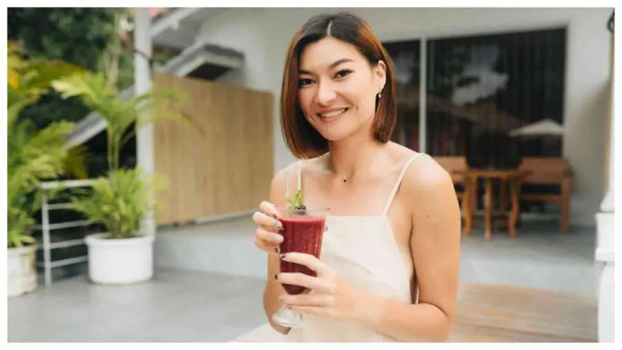 Collagen Boosting Drinks: चेहरे से कुछ ही दिनों में गायब हो जाएंगे रिंकल्स और फाइन लाइन्स, पिंए कोलेजन बढ़ाने वाली ये 5 ड्रिंक्स