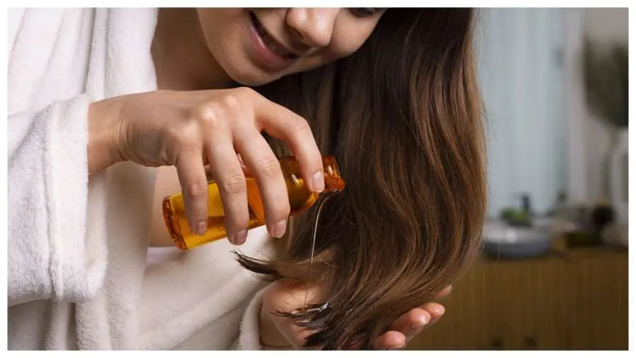 Hair Oils For Hair Growth: दोगुनी तेजी से बढ़ेंगे बाल! बस रोजाना इस्तेमाल करें ये 5 नेचुरल हेयर ऑयल्स