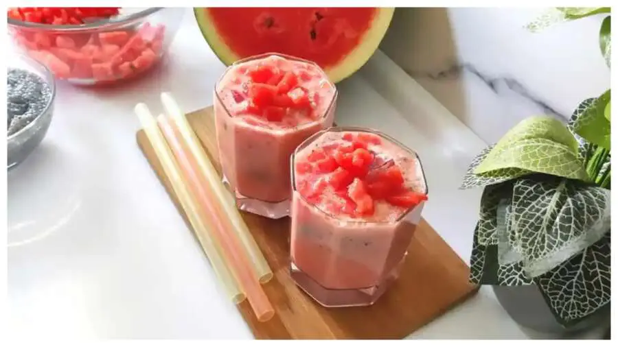 Watermelon juice: गर्मियों में एक बार जरूर ट्राई करें टेस्टी और रिफ्रेशिंग तरबूज का शरबत, ये रही रेसिपी