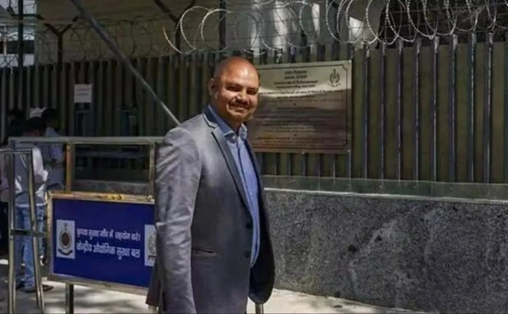 vibhav personal secretary of arvind kejriwal
