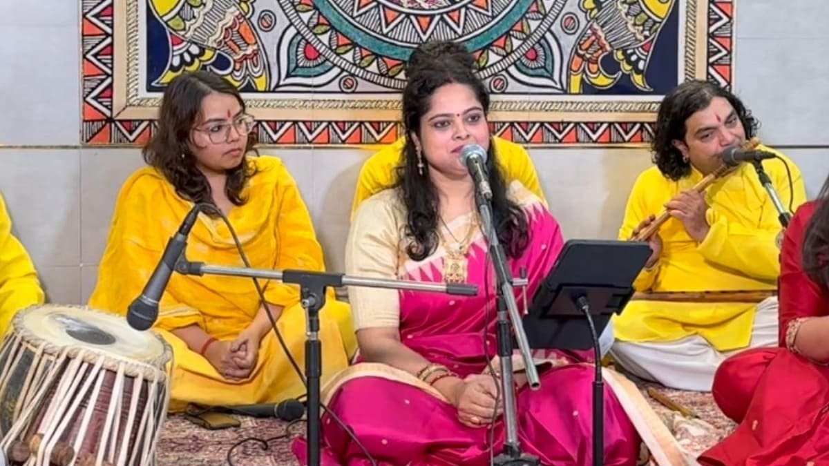 Madhavi Madhukar Singer
