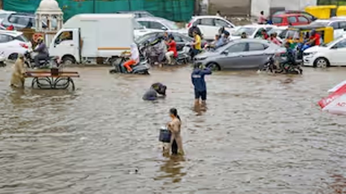 heavy rain in gujrat