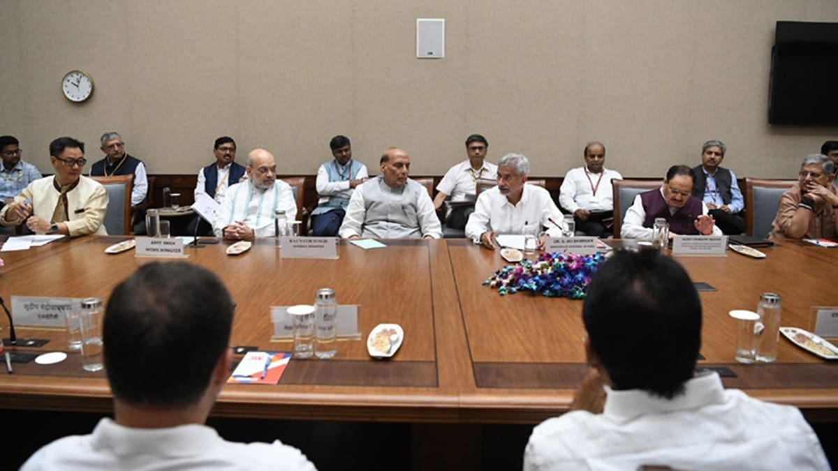 meeting of india government on bangladesh crisis