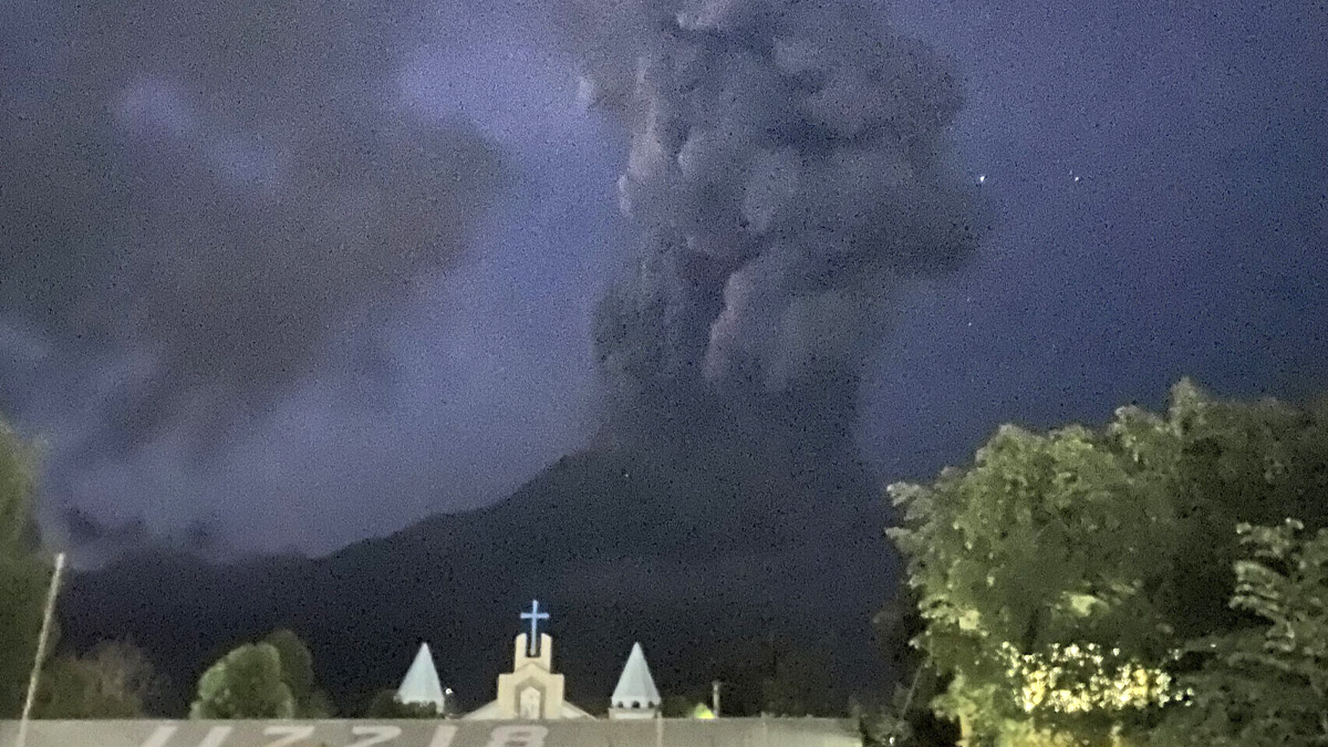 Philippines volcanic eruption