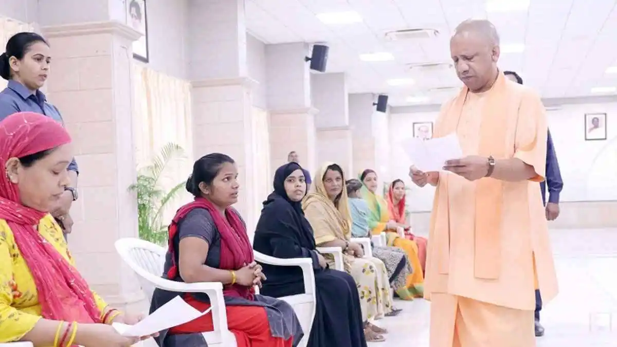 cm yogi adityanath janta darshan gorakhpur