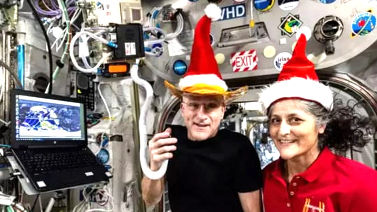 sunita williams celebrating chrismas in space