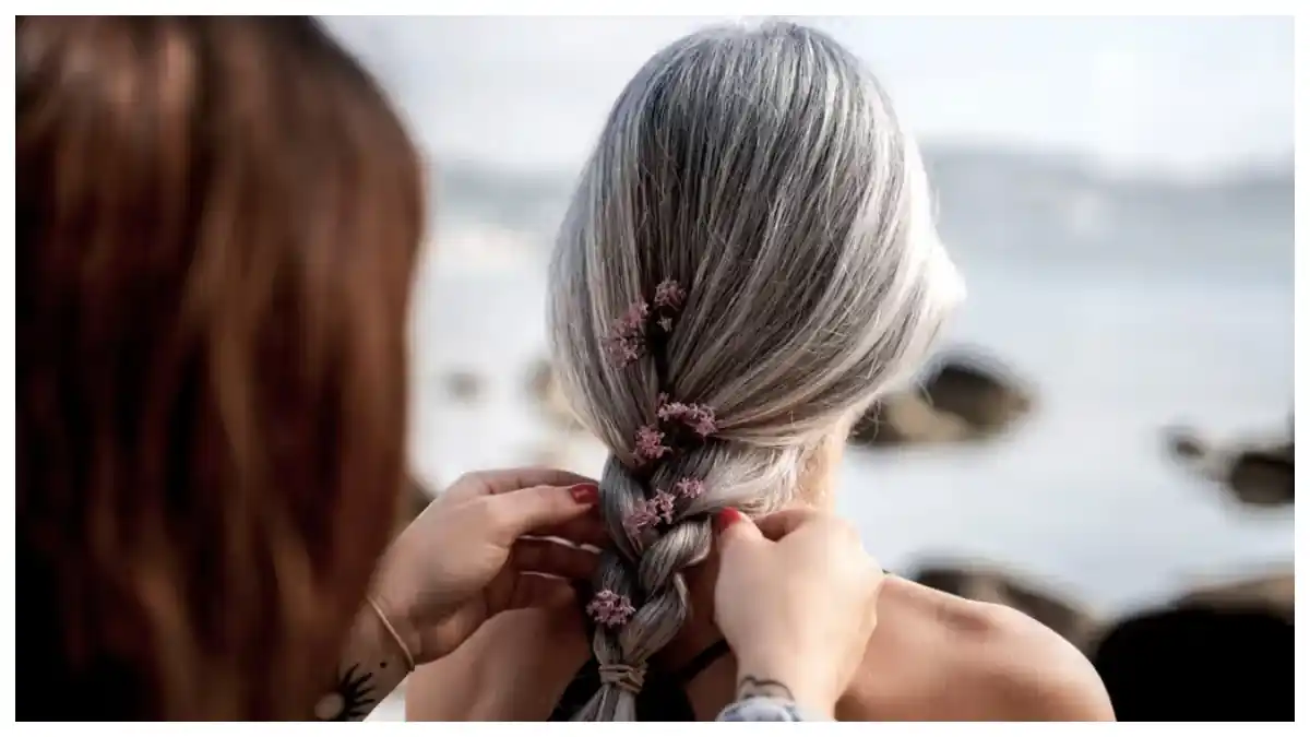 Grey Hair: नेचुरल हेयर डाई से सफेद बालों को काला करने के घरेलू उपाय