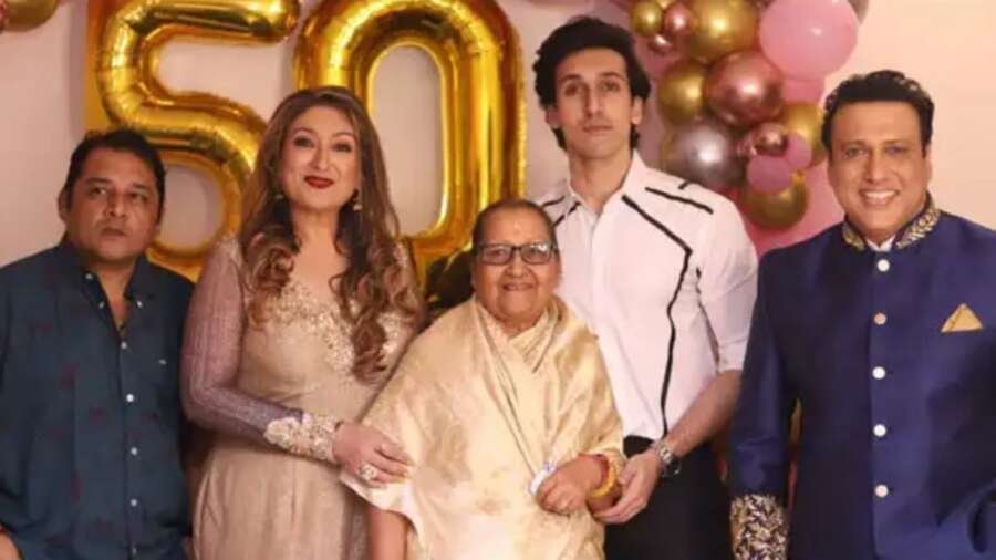 गोविंदा से अलग रहती हैं सुनीता