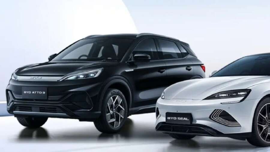 BYD 2025 Atto 3 और Seal इलेक्ट्रिक कारें भारत में लॉन्च, जानें कीमत और फीचर्स