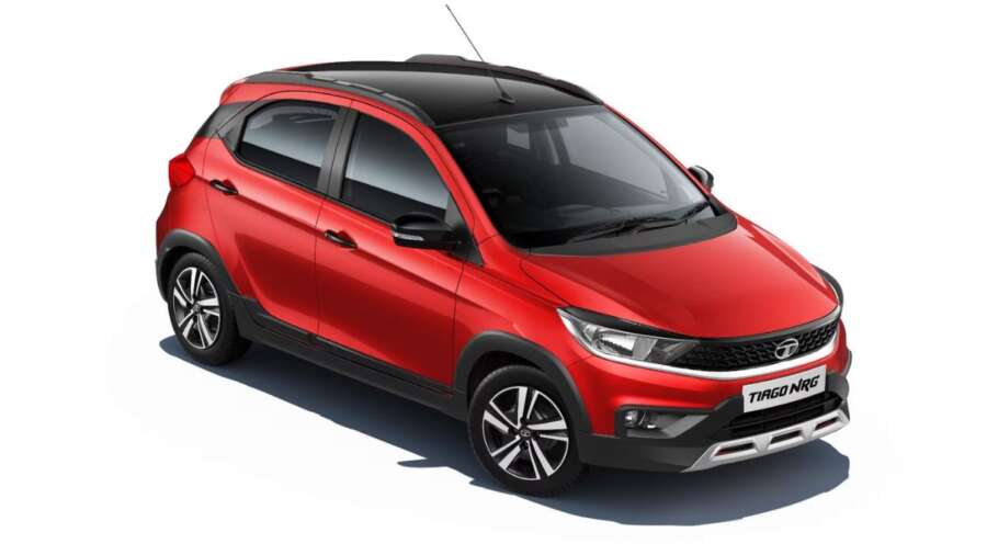2025 Tata Tiago NRG – नया अपडेटेड वर्जन स्पोर्टी डिजाइन, ड्यूल-टोन अलॉय व्हील्स और 10.2-इंच टचस्क्रीन इंफोटेनमेंट सिस्टम के साथ।