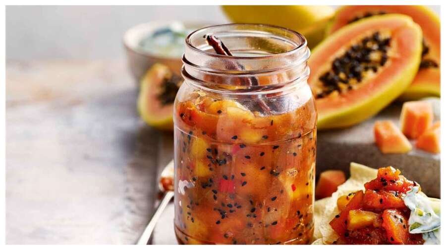 Papaya chutney: बोरिंग खाने में लगाना है स्वाद का तड़का तो ट्राई करें पपीते की खट्टी-मीठी चटनी, ये रही रेसिपी